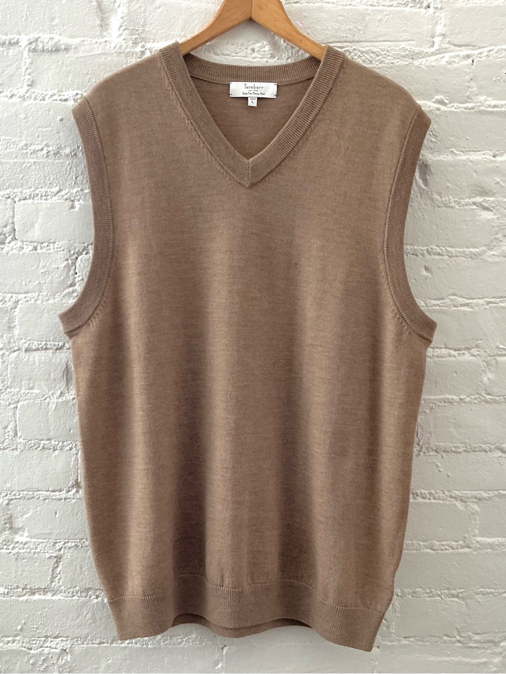 Turnbury Mens Extra Fine Merino Wool V-Neck Sweater Vest Tan